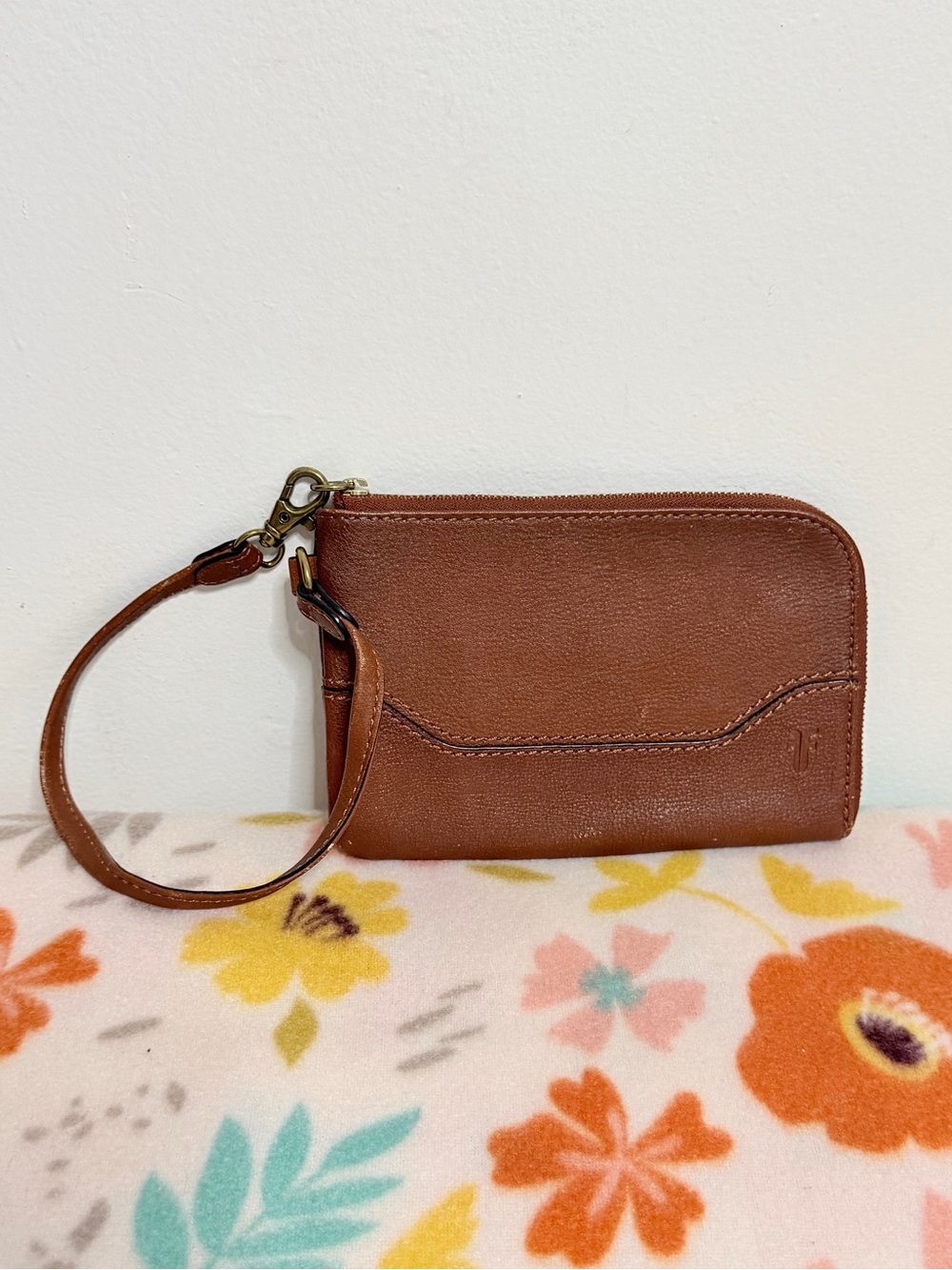 Frye Womens Melissa or Paige Leather Wristlet Wallet Pouch in Brown One Size